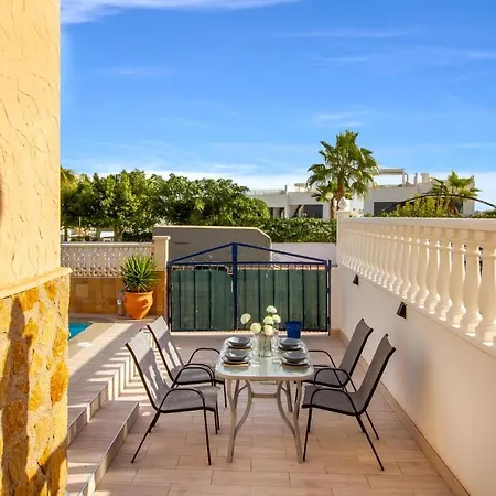 Amazing In With Kitchen Holiday home